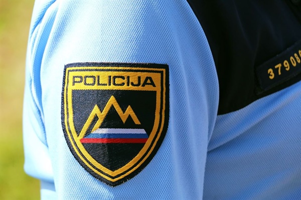 POBUDA ZA SPREMEMBO PRAVIL O DODELJEVANJU POLICIJSKE UNIFORME – OBVESTILO ČLANSTVU SPS