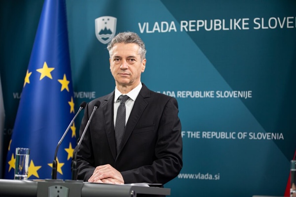Opozorilo in pobuda predsedniku Vlade Republike Slovenije v zvezi trenutnega stanja in problematike pri delu policije - obvestilo