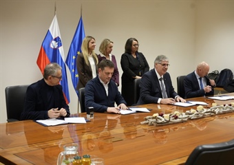 Sindikata izborila lastno kolektivno pogodbo dejavnosti!