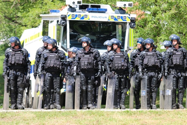 Posebna policijska enota (PPE) in zavrnjeni izstopi iz enote – obvestilo za    članstvo