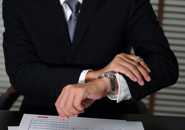 Težave pri obračunu in izplačilu nadurnega dela -  obvestilo članstvu SPS